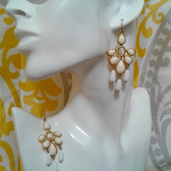 LIA SOPHIA Earrings - Picture 2 of 5